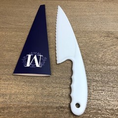 Lady M Cake Patisserie Knive – Premium Plastic Serrated -New with Paper Sheath