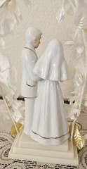 Porcelain Wedding Bride & Groom VTG Topper w/Floral Decor & Rings. Hong Kong