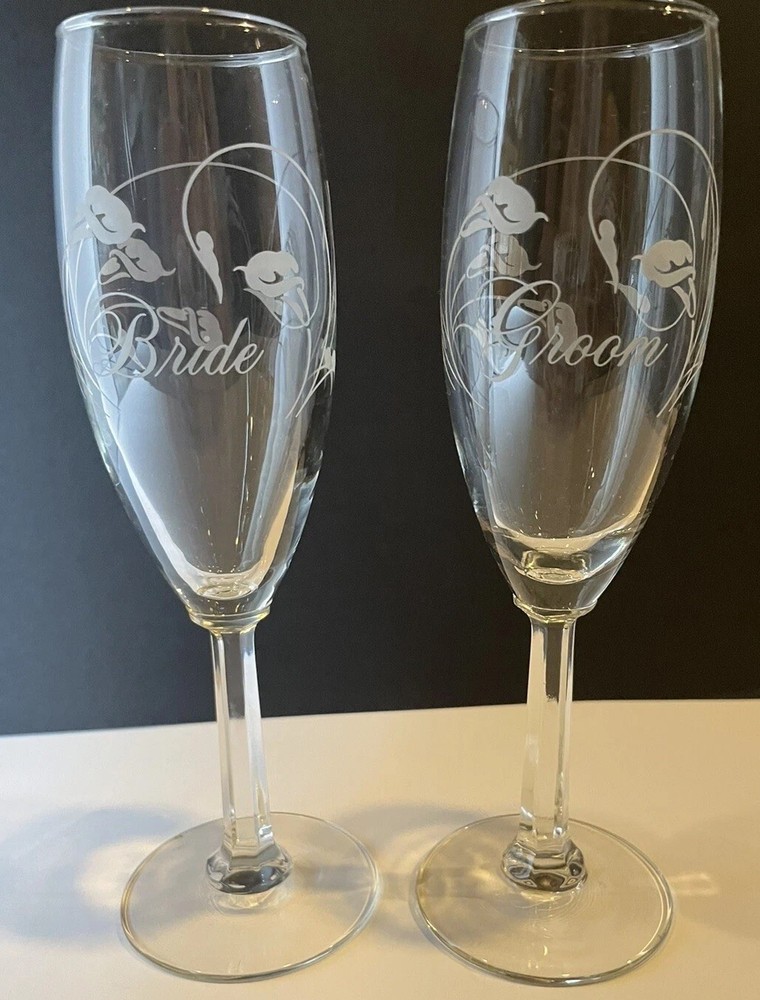 Cala Lily Champagne Wedding Toasting Flutes Bride Groom Etch Set Of 2