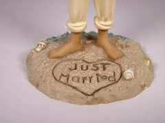Lillian Rose Beach Just Married Newly Weds 6.75 in Resin Figurine – N15