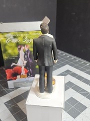 A Kiss and We’re Off Funny Couple Wedding Cake Topper GUC Boxed Figure
