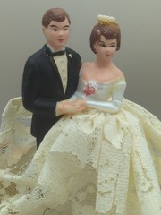 Vintage Wedding Cake Topper Caucasian Couple Brown Hair 1960’s