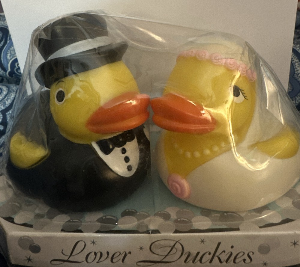 NWT NIP Rubber Duck Bride Groom Husband Wife Novelty Toy Wedding Honeymoon