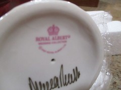 ROYAL ALBERT ENGLAND WEDDING CAKE TOPPER 5″ NEW IN THE BOX