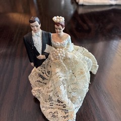 Vintage Bride & Groom Wedding Cake Topper Ceramic 1950s 4″ Lace Dress