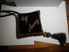 WELCOME/GO AWAY Honeymoon/Wedding gift Velvet, gold thread, bells-hangs on door