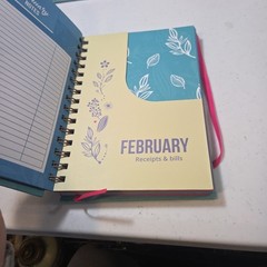 Budget Planner & Monthly Bill Organizer Book Non-Dated Budget Book