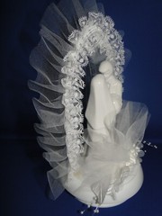 New Wilton «Devotion» Wedding Cake Top, white porcelain couple 117-425