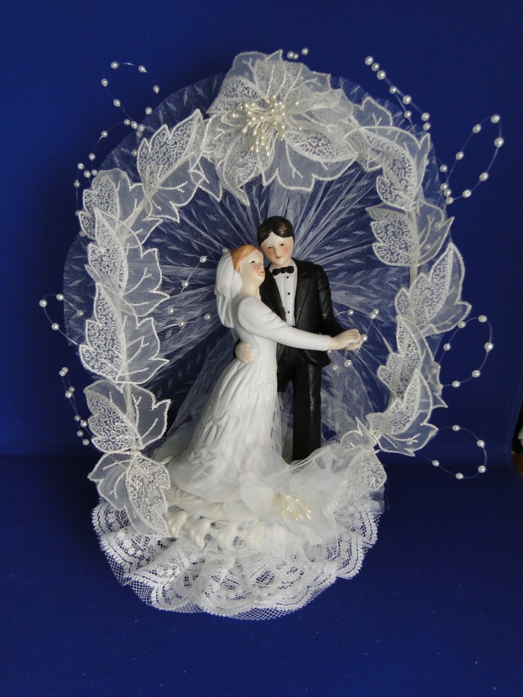 New Elegant & Absolutely Stunning Porcelain Bridal Couple Wedding CakeTop # 254