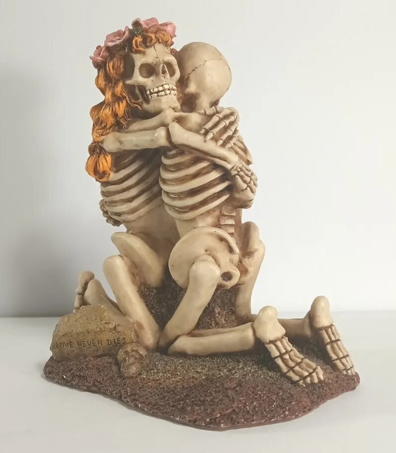 Love Never Dies Summit Collection Skulls Wedding Cake Topper ’97 WUI