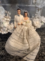 Vintage Bride & Groom Wedding Cake Topper MCM Flowers Arch 10” Tall 3 1/2” Base