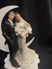 Romantic Porcelain Groom And Bride Wedding Cake Topper Groom Top Calla Lily