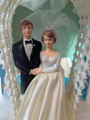 Vintage Coast Novelty MFG Co. Bride and Groom cake topper – original box – read