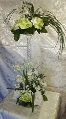 BEAUTIFUL HANDMADE TABLE CENTERPIECE FOR WEDDINGS WHITE/SAGE GREEN ROSES