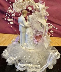 (3pc Set) VTG Y2K Wedding Couple Cake Topper+ Bride & Groom Flutes Porcelain