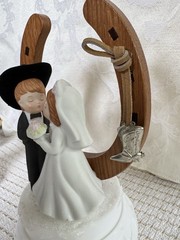 Western Wedding Cake Topper Groom In Cowboy Hat Bride w Lucky Horseshoe