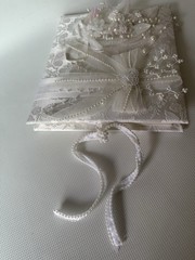 Hallmark WCA3378 Wedding Guest White Fabric Lace Floral Covered Book Vintage