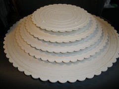 Wilton Circles of Strength 5 Scalloped Separator Plates 18″, 14″, 12″, 10″, 8″