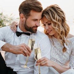 Beautiful Champagne Flutes Set with Rhinestone Knives for Wedding Celebrations