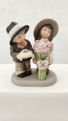 2000 NBM Bahner Studios Enesco Bearing the Blossoms of Love Figurine #786098