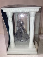 Wilton Wedding Cake Topper, Crystal Clear Couple’s First Dance – 202-424