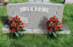 LVXINLI 2 Sets Artificial Cemetery Flowers,Outdoor Grave Decorations Red