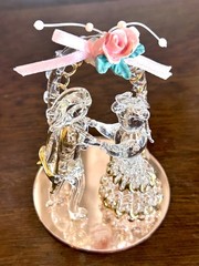 Vtg Dura-Best Spun Blown Glass Bride Groom Wedding Cake Topper Mirror Base Gold