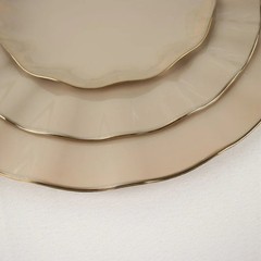 10 TAUPE 9″ Round PLASTIC Salad Dinner PLATES Gold Wavy Rim Wedding Party