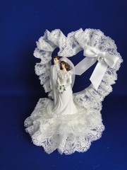 New Vintage Wilton Petite «Heart of Fancy» Wedding CakeTop, white tux, 104-931
