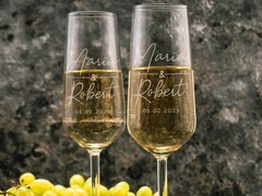 Champagne Flutes Personalized, Mr Mrs Champagne Glasses, Set 2 Engraved Glasses