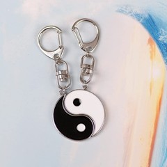 YALLNASL Matching Couples Gifts Keychains for Husband and Wife Yin Yang