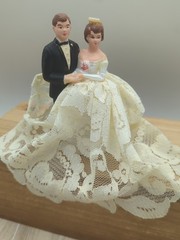 Vintage Wedding Cake Topper Caucasian Couple Brown Hair 1960’s
