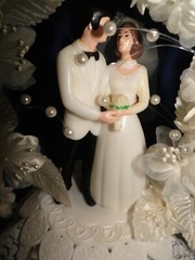 New Vintage Wilton MOONLIT SNOW Wedding Cake Top, Black Suit # 114-201