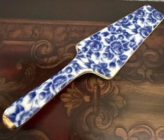 VTG Royal Danube Porcelain Cake & Pie Server Blue Rose Design Serving Utensil