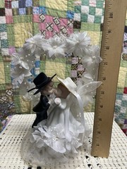 Vintage Cowboy And Cowgirl Porcelain Wedding Cake Topper Floral W/Heart Shape