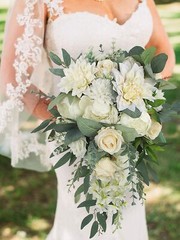 Rinlong White Green Cascade Bouquet Wedding Bouquets for Bride Cascading Wedd…