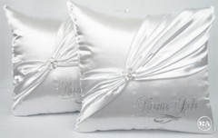 NEW Wedding Pillow set White (2 pcs) – Nuestra Boda Kneeling Pillow Set
