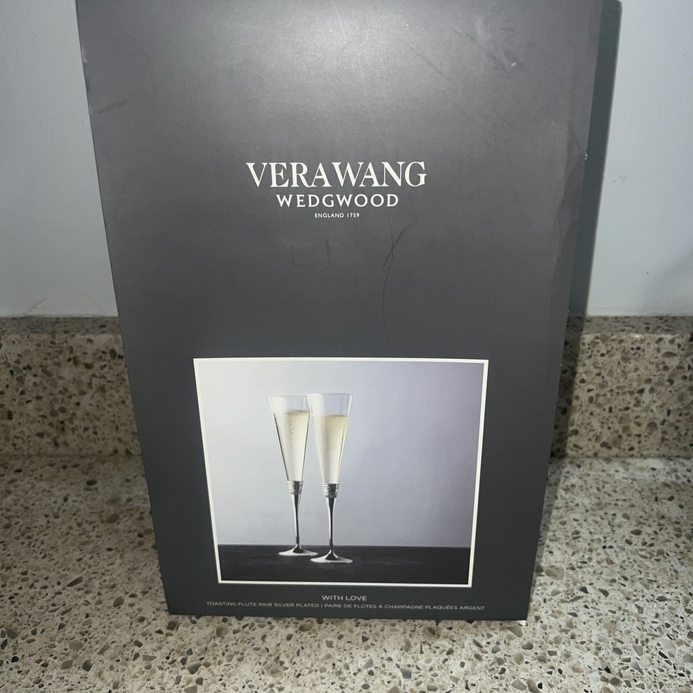 VERA WANG Wedgwood WITH LOVE GOLD Toasting Flute Pair