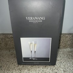 VERA WANG Wedgwood WITH LOVE GOLD Toasting Flute Pair