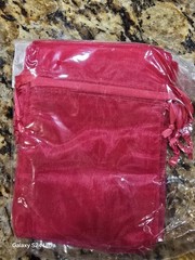 80 PCS RED ORGANZA BAGS NEW IN PACKAGE (APPROX 5 IN X 7 IN)