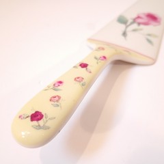 Cake Server Porcelain Pink Rose Shabby Chic Cottage Core Decor Royal Limited VTG