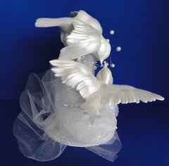New Elegant Handmade Wedding/Anniversary Kissing Love Birds Cake topper #294