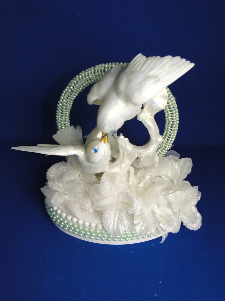 New Elegant Ring of Mint Green Pearls, Kissing Love Birds Cake topper #410