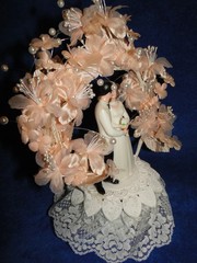 New Vintage Wilton MOONLIT SNOW Peach Wedding Cake Top, White Coat # 114-206