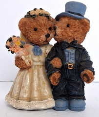Teddy Bear Wedding Couple Figurine or Cake Topper Resin 4 3/8 in Tall Unbranded