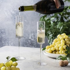 Mr & Mrs Champagne Flutes Set of 2, 7.1Oz Crystal Glassware for Engagement Party