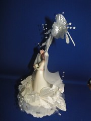 New Vintage Wilton Cascade of Love Wedding Cake Top, Black Suit # 114-412