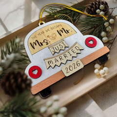 Wedding Gifts for Couple – Mr and Mrs Gift 2026 – Just Married Ornament – Bridal