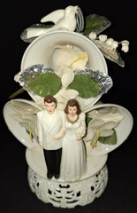 VTG BRIDE & GROOM LOVE BIRD DOVE w/RINGS WEDDING BELLS & HORSESHOES CAKE TOPPER