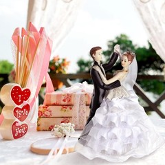 Wedding Cake Toppers Bride and Groom Dancing Figurines Cake Topper Wedding Decor